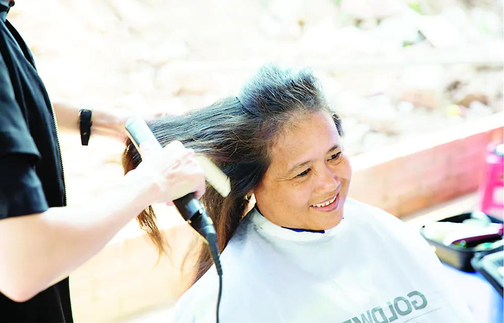 Làm đẹp đón xuân, cắt tóc miễn phí cho 1.000 công nhân ảnh 1