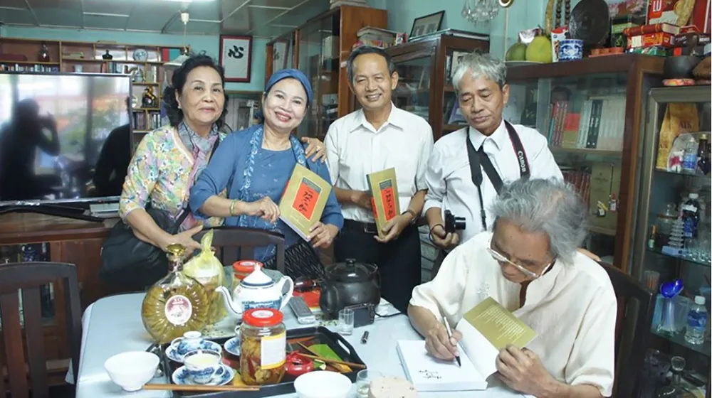 Tạm biệt một tấm lòng với văn chương ảnh 1