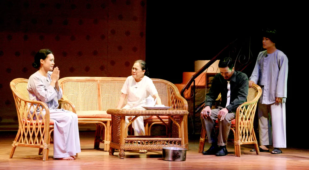 Sân khấu kịch Hoàng Thái Thanh: Một thập niên yêu thương ảnh 1