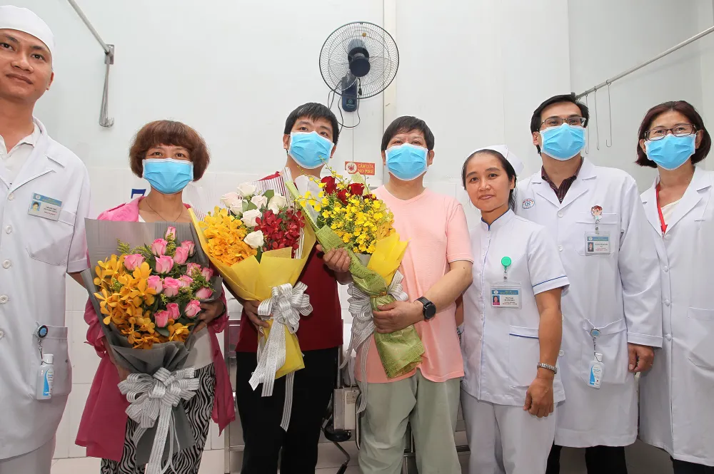 Những “chiến binh áo trắng” ảnh 1