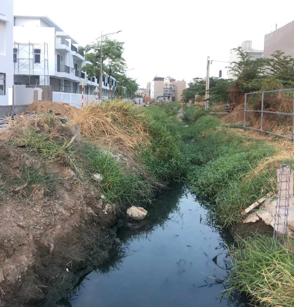 Công ty Hưng Phú Invest lấp dần rạch Cầu Dừa ảnh 1