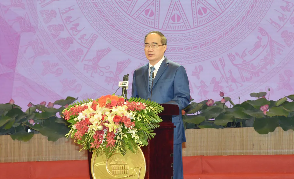 Phát biểu của đồng chí Bí thư Thành ủy TPHCM tại Lễ kỷ niệm 130 năm Ngày sinh Chủ tịch Hồ Chí Minh, biểu dương các tập thể, cá nhân thực hiện tốt học tập và làm theo tư tưởng, đạo đức, phong cách Hồ Chí Minh ảnh 1