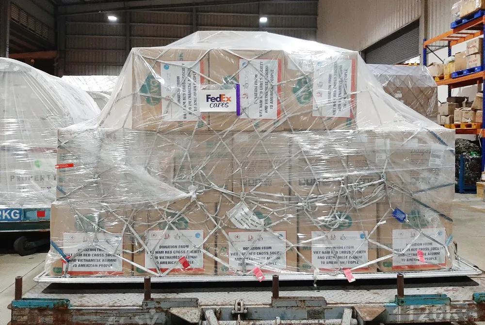 FedEx vận chuyển lô hàng cứu trợ đến Hoa Kỳ trong cuộc chiến chống lại COVID-19