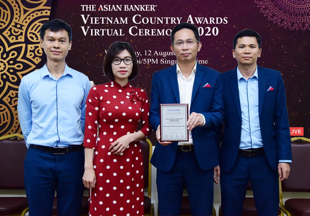 VietinBank được tôn vinh “Triển khai nền tảng API và Ngân hàng mở tốt nhất” ảnh 1