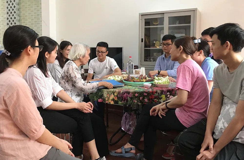 Mong ước của người truyền lửa ảnh 1