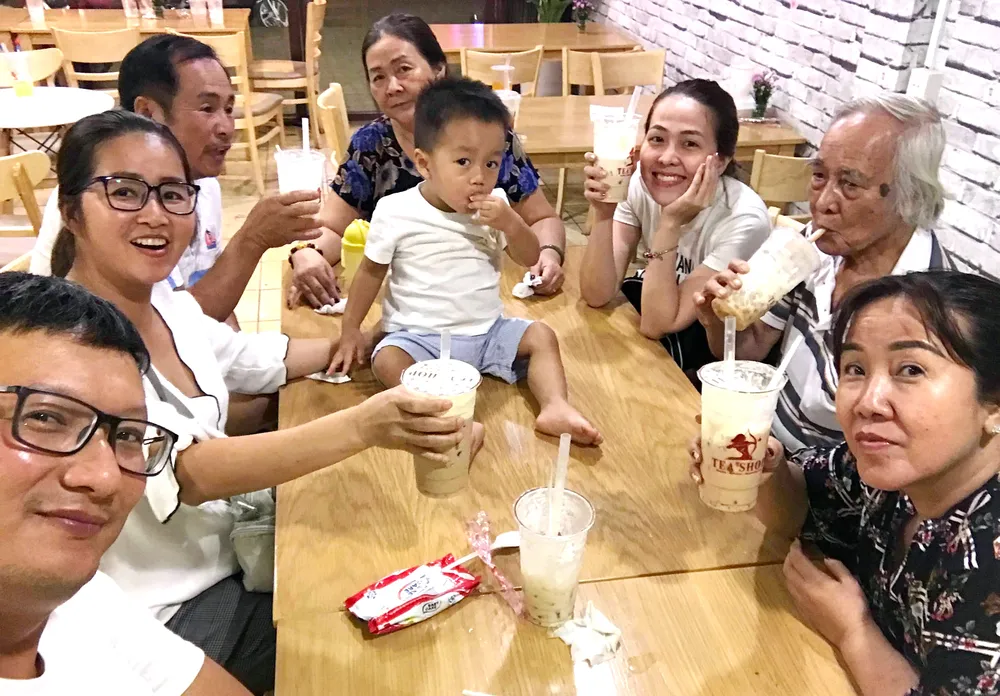 Bốn thế hệ trong một mái nhà cần lắm sự sẻ chia, thông cảm để duy trì hạnh phúc. Ảnh: HÙNG HOÀNG