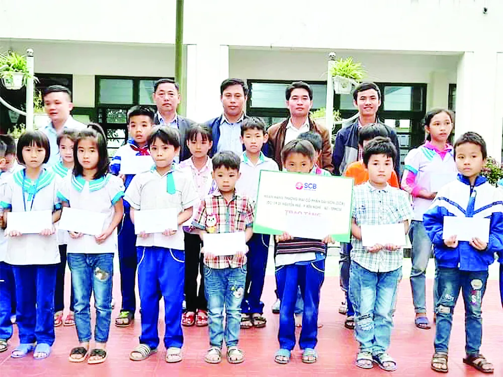 SCB hướng về miền Trung thương yêu ảnh 3