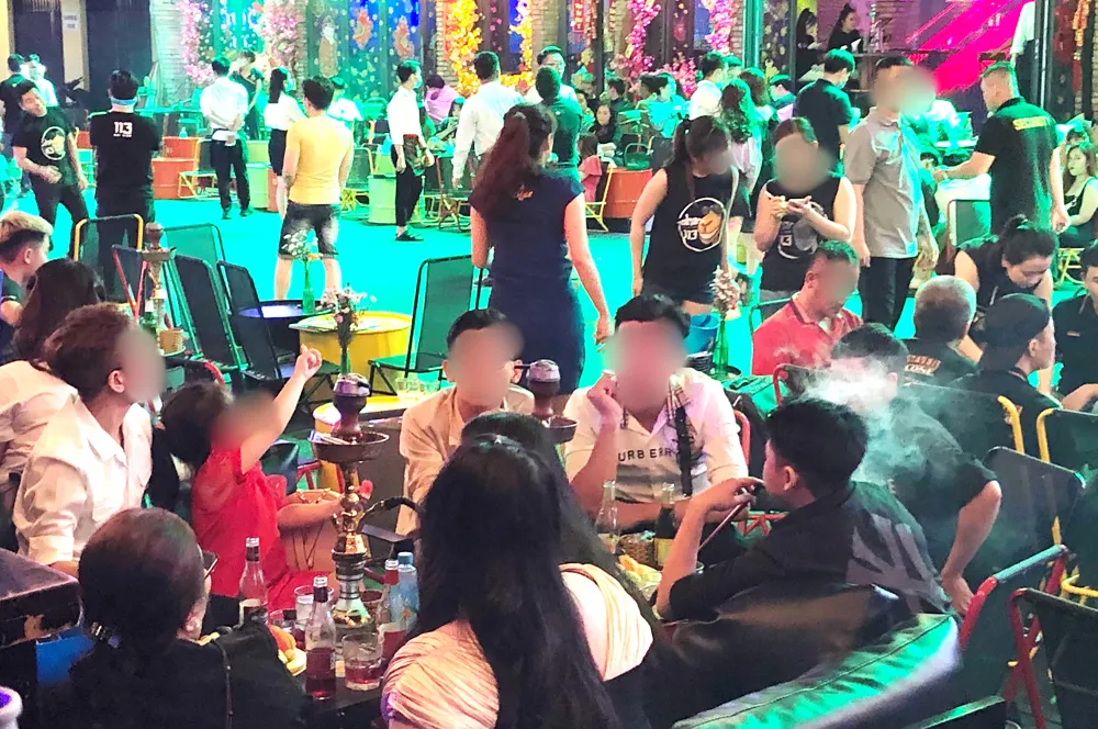 Những cuộc tất niên mờ ảo ảnh 1