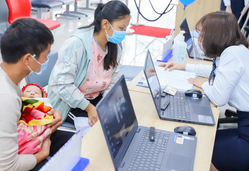 VNVC tiếp nhận đăng ký vaccine Covid-19 đầu tiên tại Việt Nam ảnh 4