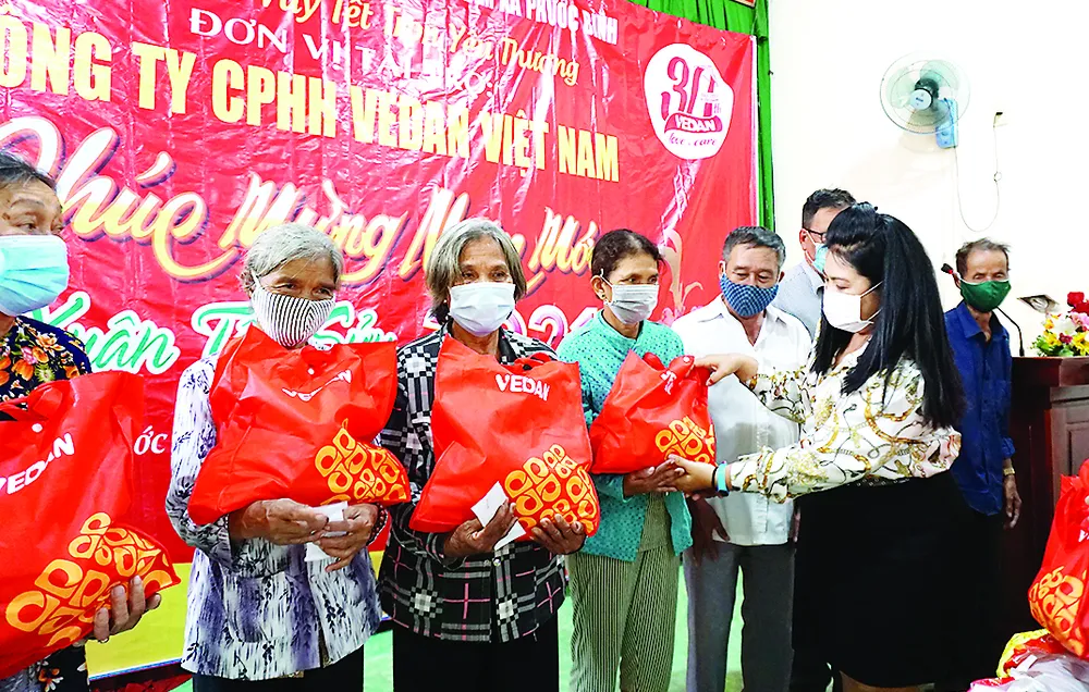 Vedan Việt Nam trao tặng 1.000 phần quà Tết cho người dân tỉnh Đồng Nai ảnh 1