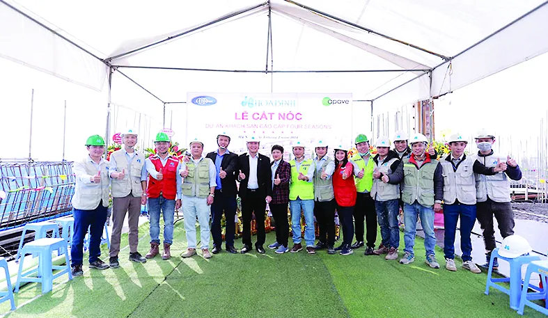 Hòa Bình cất nóc dự án Four Seasons - Khách sạn 6 sao đầu tiên tại Hà Nội ảnh 1