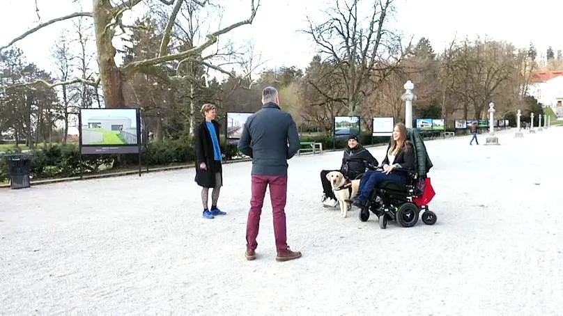 Thời trang dành cho người khuyết tật ảnh 1