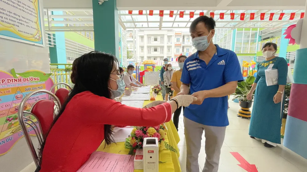  Những cử tri đặc biệt tham gia bầu cử ảnh 8