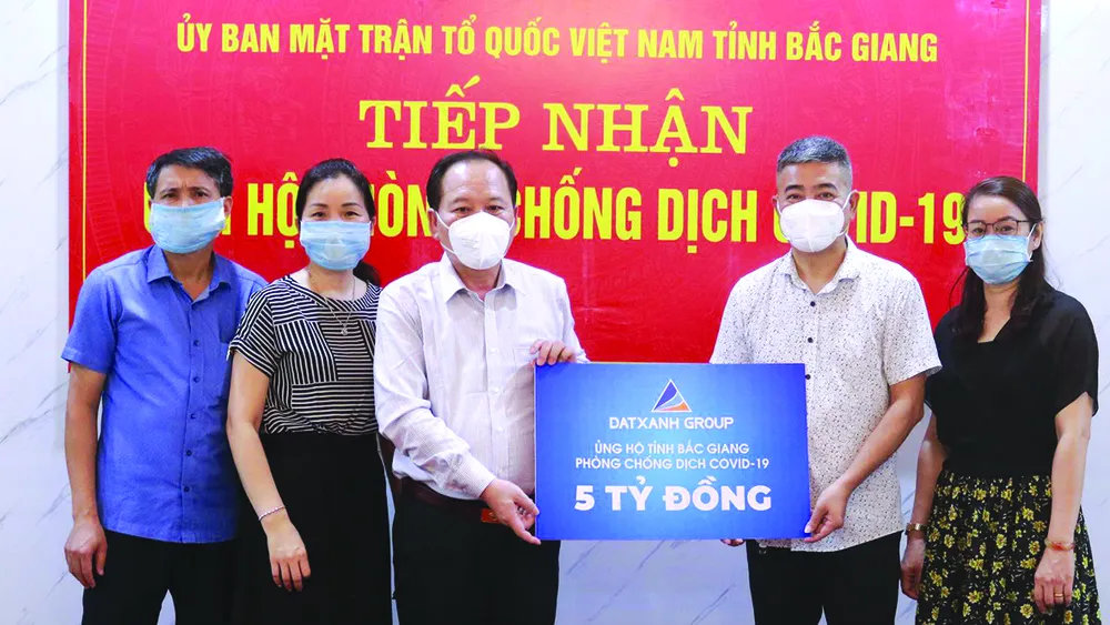 Tập đoàn Đất Xanh ủng hộ 5 tỷ đồng, chung tay cùng Bắc Giang chống dịch Covid-19 ảnh 1