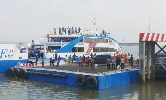 Bến phà Cần Giờ - Vũng Tàu. Ảnh: NGUYỄN HƯNG