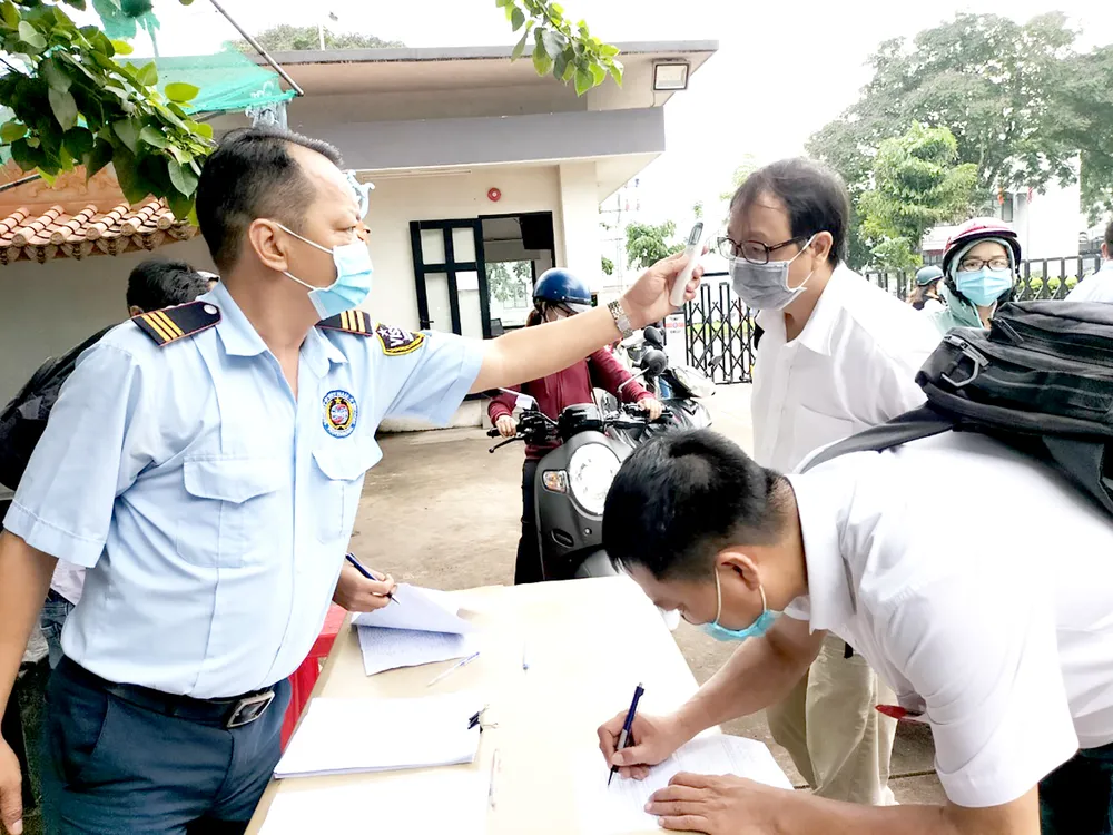 “Thủ phủ” KCN căng mình chống dịch ảnh 1