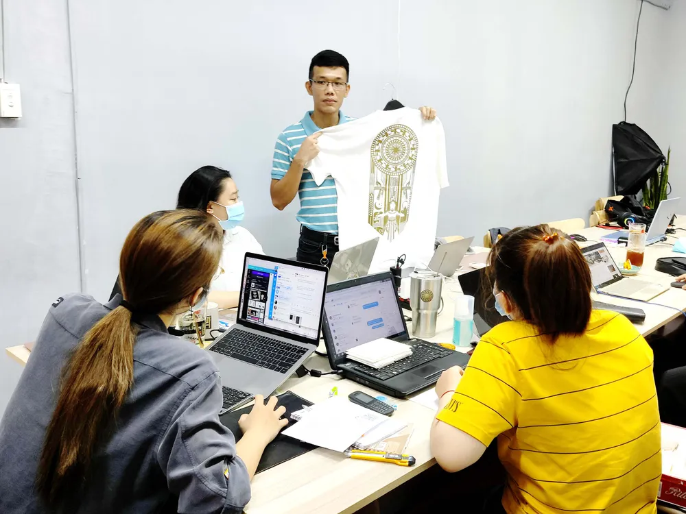 Khởi nghiệp từ lịch sử ảnh 1