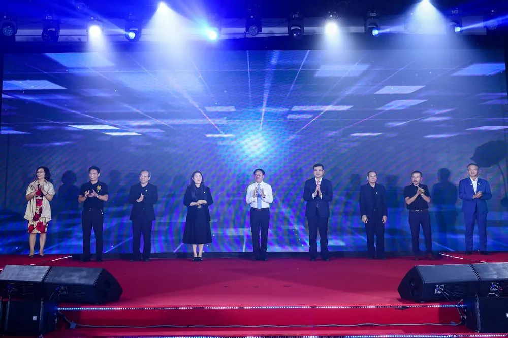 Xe Mobylette cổ được đấu giá hơn 500 triệu đồng quyên góp cho Quỹ từ thiện Bông hồng nhỏ ảnh 2