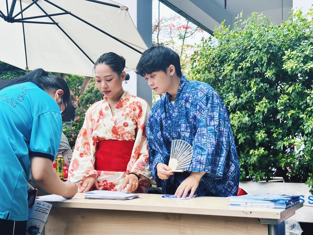 Công ty Akane, đối tác chiến lược của HSC, giới thiệu các cơ hội thực tập và làm việc tại Nhật Bản, Hồng Kông và Australia. Ảnh: HSC