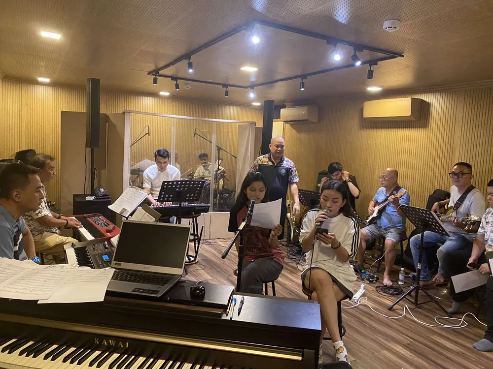 Thiêng Ngân và Tuyết Nhung luyện tập cho đêm nhạc “Mẹ là Tình yêu"