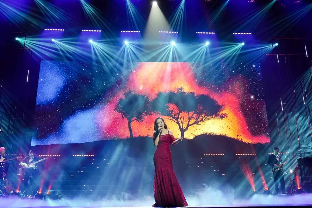 Khánh Ngọc trên sân khấu “Mẹ là Tình yêu” 2023