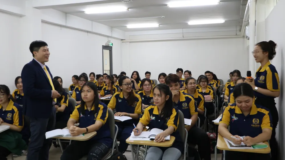 GDU có triết lý giáo dục Chọn lọc - Ứng dụng – Đại chúng, có mức học phí thấp và thời gian đào tạo 3 năm