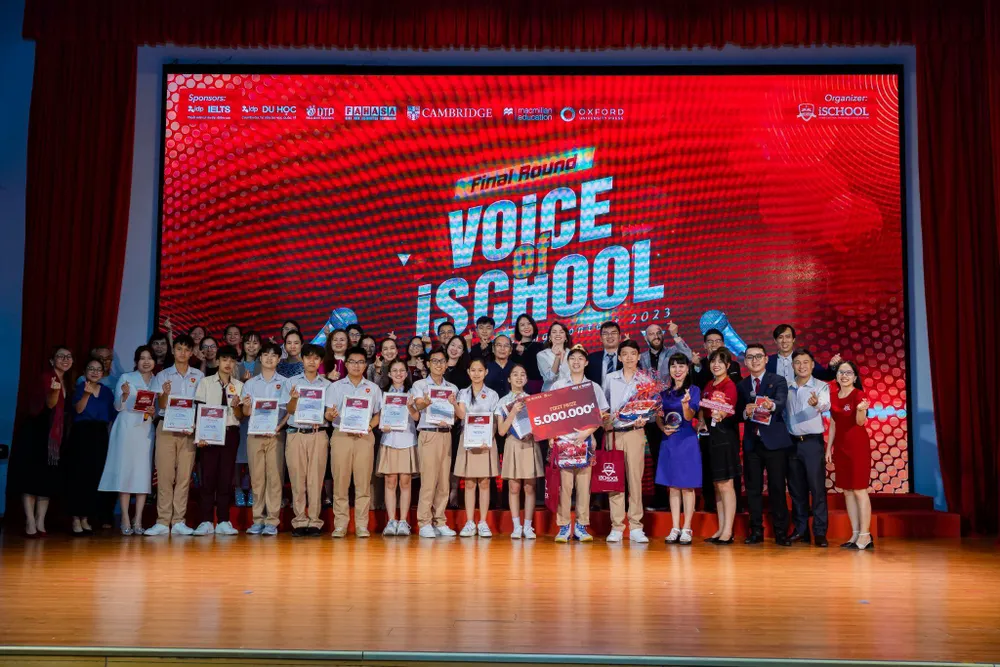 Vòng chung kết của cuộc thi chào đón 12 thí sinh xuất sắc nhất, đại diện cho khối trung học của các trường trong Hệ thống iSchool. Ảnh: iSchool Vietnam