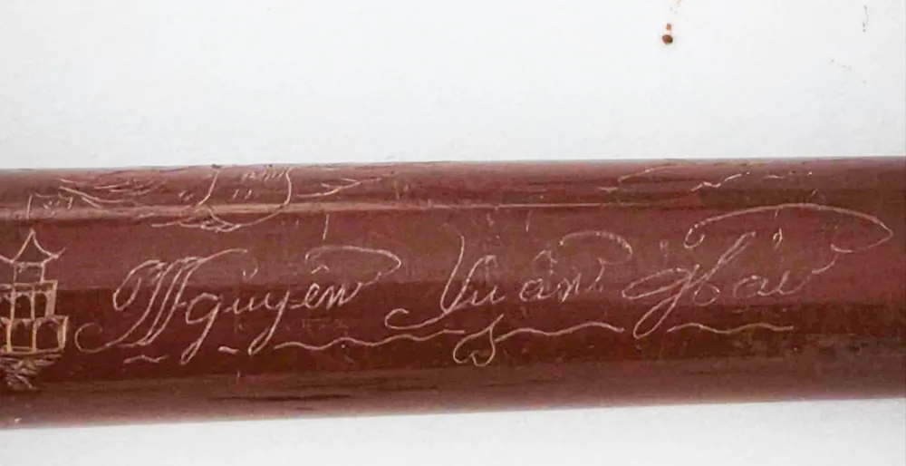 Cây bút khắc tên “Nguyễn Xuân Hải” 