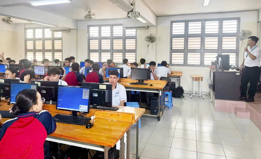 Thời khóa biểu được thiết kế riêng cho từng học sinh tại Trường THPT Nguyễn An Ninh.