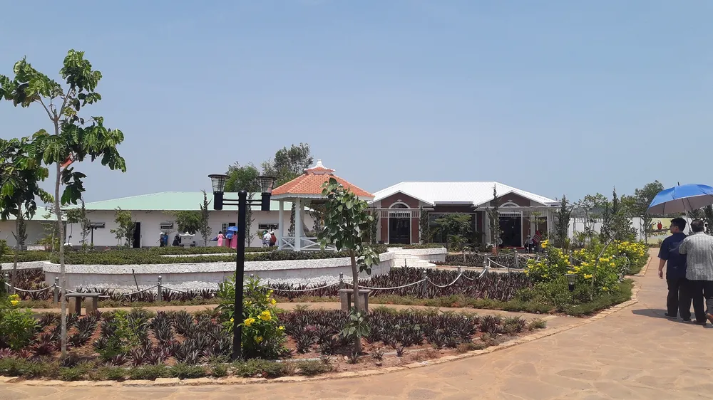 Xử phạt ca sĩ Hồ Quỳnh Hương vì xây dựng khu du lịch không phép ảnh 1