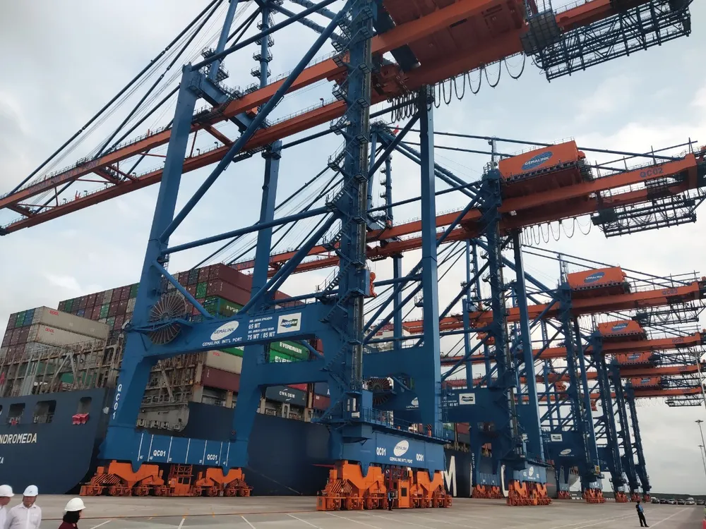 Thủ tướng Nguyễn Xuân Phúc thị sát cảng nước sâu Cái Mép – Thị Vải ảnh 2