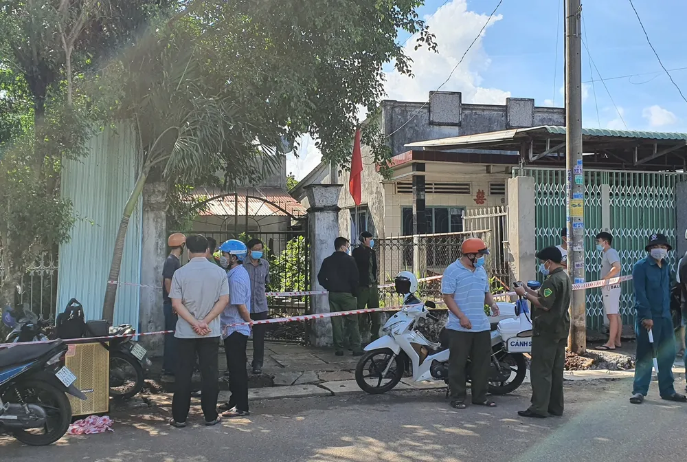 Điều tra vụ án mạng khiến 2 mẹ con giáo viên tử vong ảnh 1