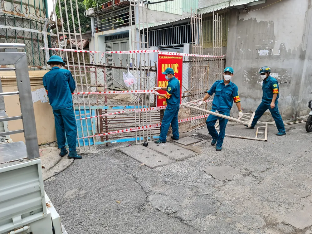 Khởi tố vụ đi chơi ma túy mắc Covid-19 khiến 3 ấp bị phong tỏa ảnh 1