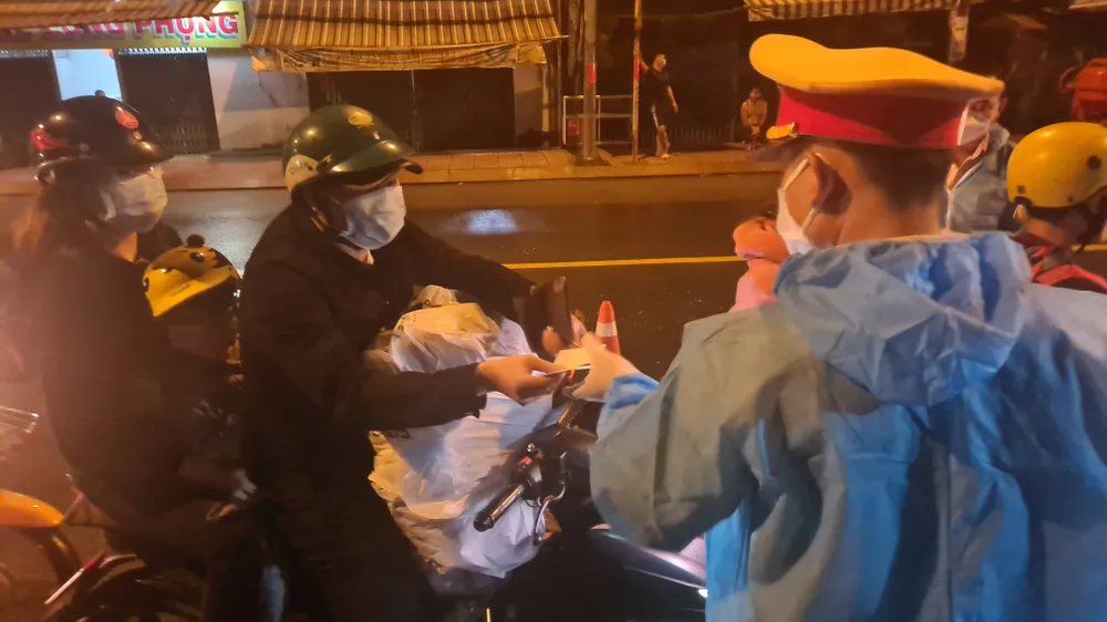 Bà Rịa - Vũng Tàu xét duyệt cho 2.000 trong số 4.000 người dân từ TPHCM về theo nguyện vọng ảnh 2