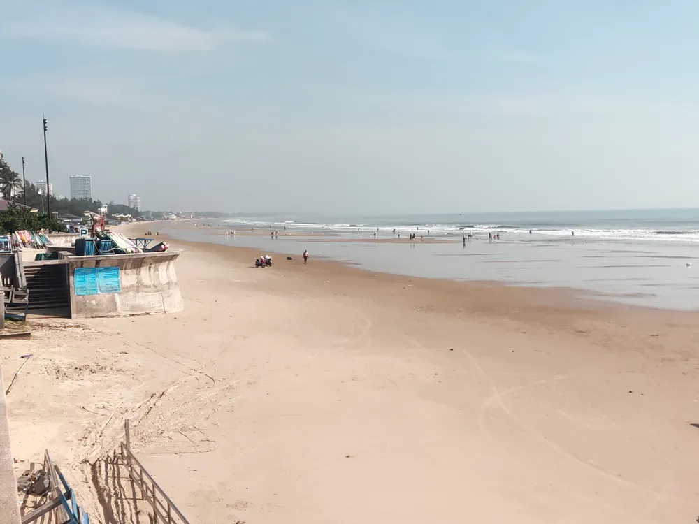 Ngày đầu tiên dịch vụ du lịch hoạt động trở lại sau 5 tháng, Vũng Tàu vắng khách  ảnh 1