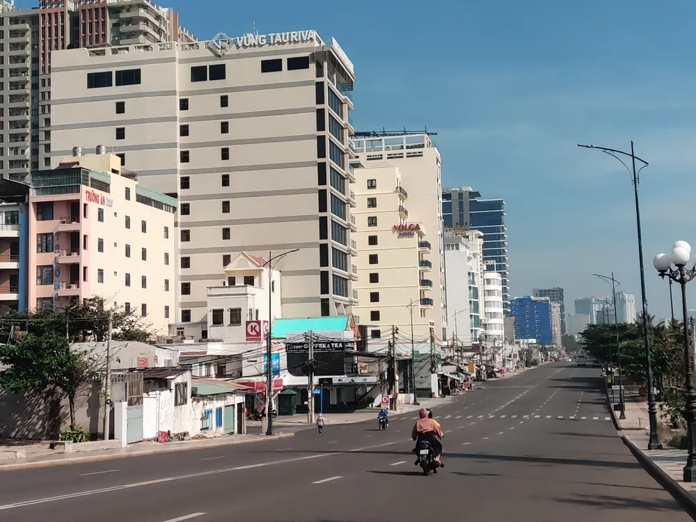 Ngày đầu tiên dịch vụ du lịch hoạt động trở lại sau 5 tháng, Vũng Tàu vắng khách  ảnh 3