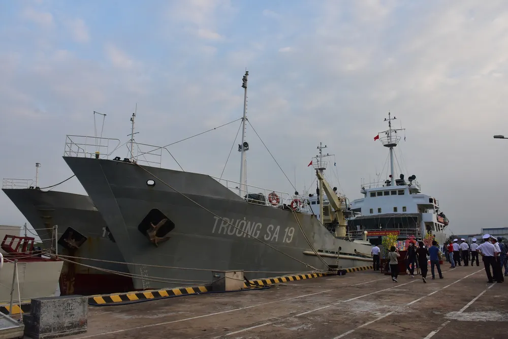 Bắt đầu chuyến thăm và chúc tết cán bộ, chiến sĩ nhà giàn DK1 ảnh 3