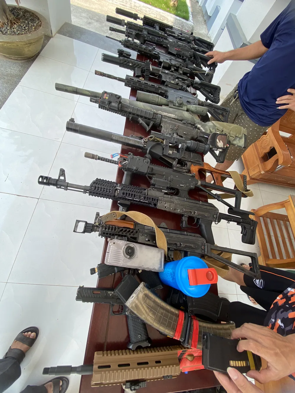 9 đối tượng sử dụng súng giả để tập trận ảnh 1