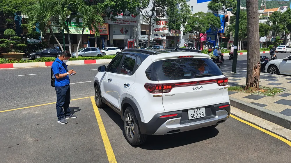 Thu phí đậu xe trên đường Lê Hồng Phong, TP Vũng Tàu Thu phí đậu xe trên đường Lê Hồng Phong, TP Vũng Tàu