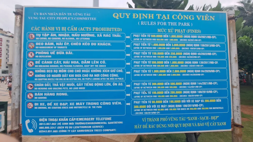Công viên của TP Vũng Tàu nghiêm cấm và quy định mức xử phạt hành vi giẫm lên cỏ