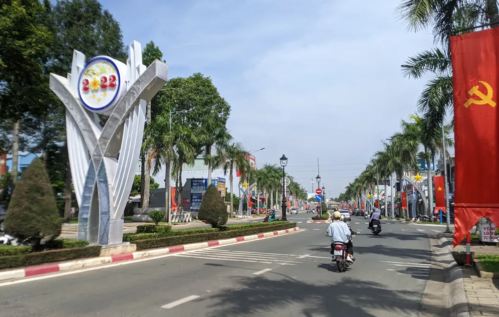 Đường cách mạng Tháng 8 - trục đường chính của TP Bà Rịa.jpg