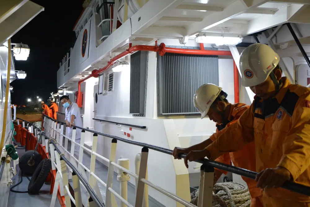 Lực lượng cứu nạn của Trung tâm Phối hợp tìm kiếm cứu nạn hàng hải Việt Nam thực thi nhiệm vụ