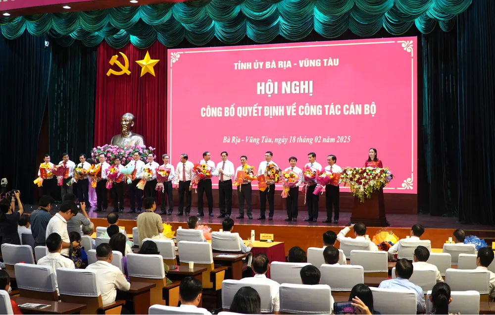Bà Rịa -Vũng Tàu công bố và trao quyết định cho các cán bộ chủ chốt
