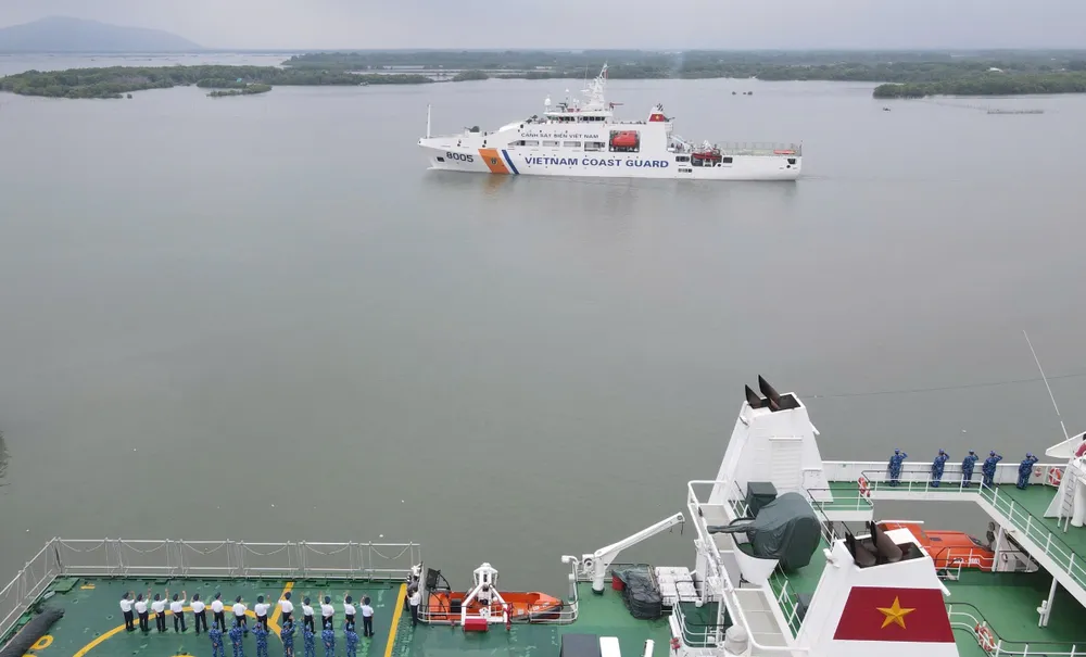 Đoàn công tác của Vùng Cảnh sát biển 3 lên đường làm nhiệm vụ