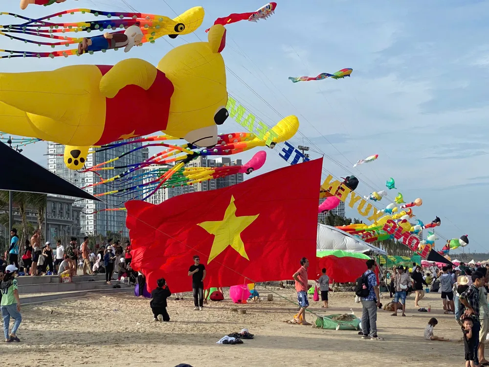 Chiêm ngưỡng diều khổng lồ trên bãi biển Vũng Tàu