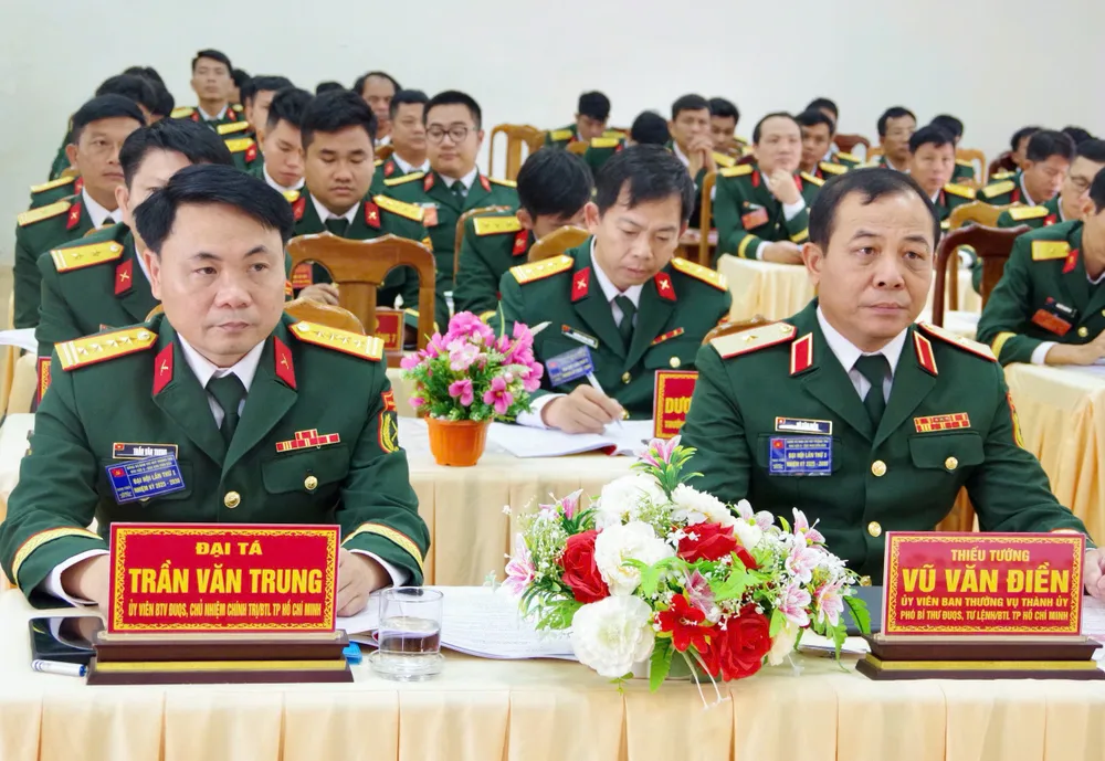 2. Thiếu tướng Vũ Văn Điền, Phó Bí thư Đảng ủy Quân sự, Tư lệnh Bộ Tư lệnh TPHCM dự đại hội..jpg