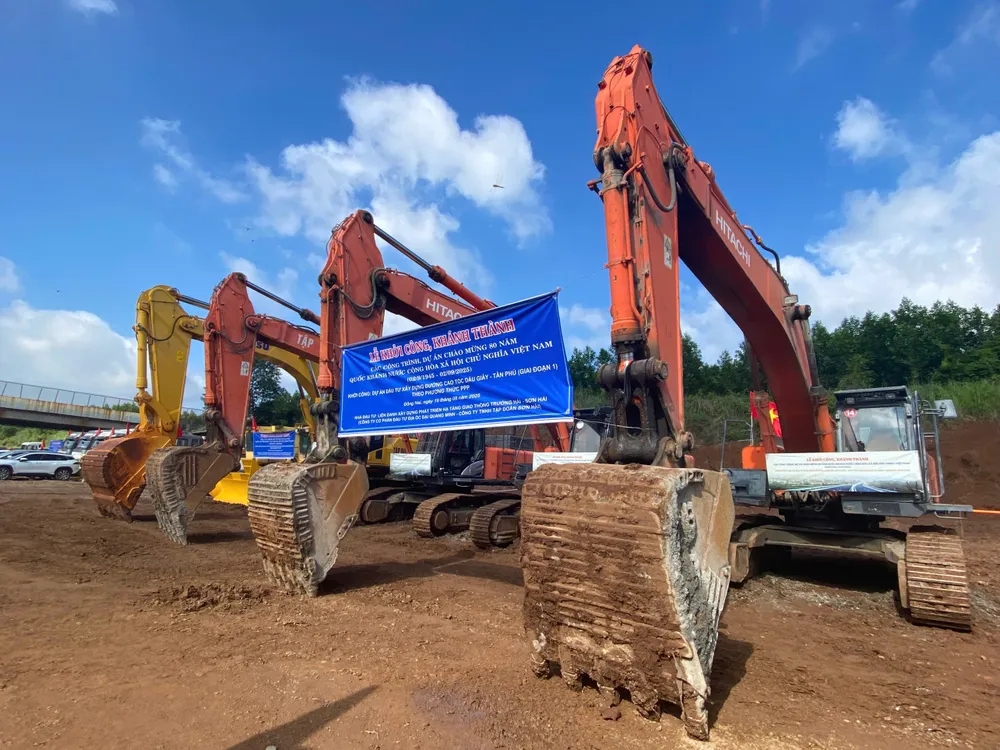 Khởi công dự án đường cao tốc Dầu Giây - Tân Phú