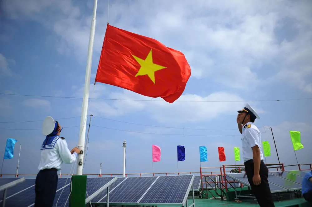 Lễ thượng cờ trên các Nhà giàn DK1 trong dịp Quốc khánh