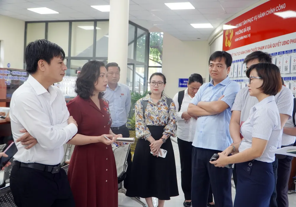 Đoàn công tác khảo sát thực tế tại Trung tâm phục vụ hành chính công phường Bà Rịa