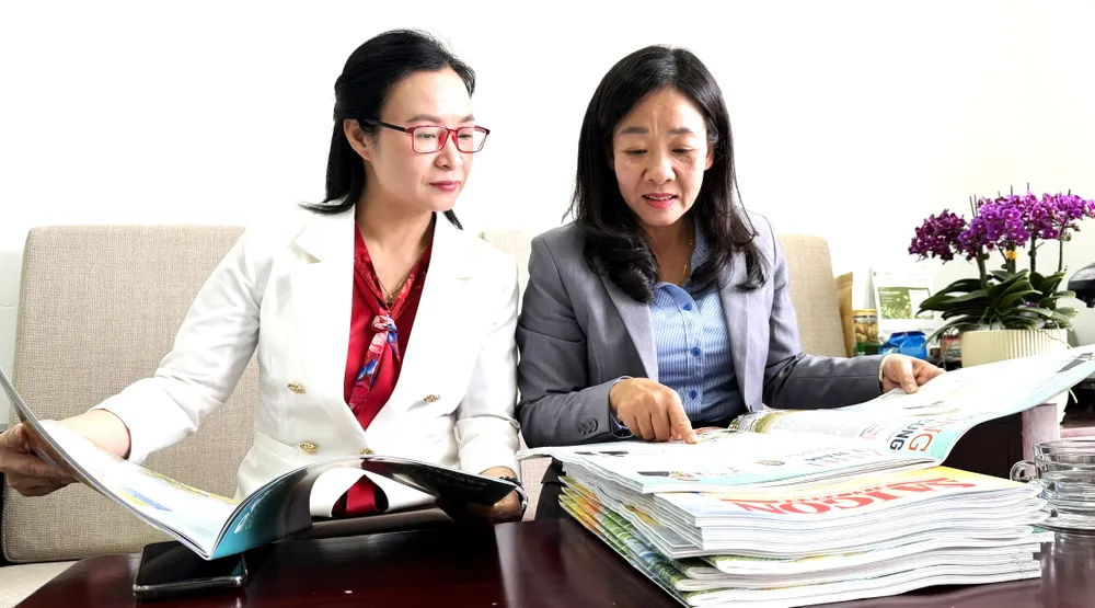 Báo Xuân SGGP đến với cán bộ Sở VHTT=DL Lâm Đồng.jpg